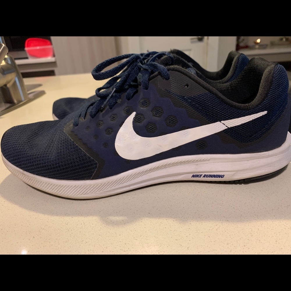 Shoes. - Picture 2 of 4